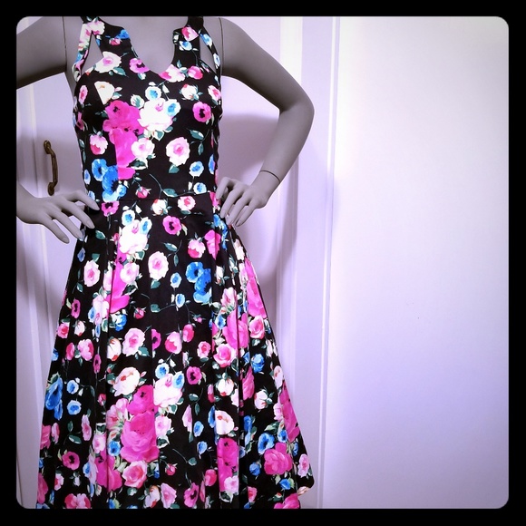 hearts and roses Dresses & Skirts - Hearts & Roses vintage swing pinup dress PUG